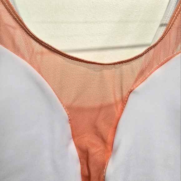 White one-piece swimming suit - Picture 4 of 4